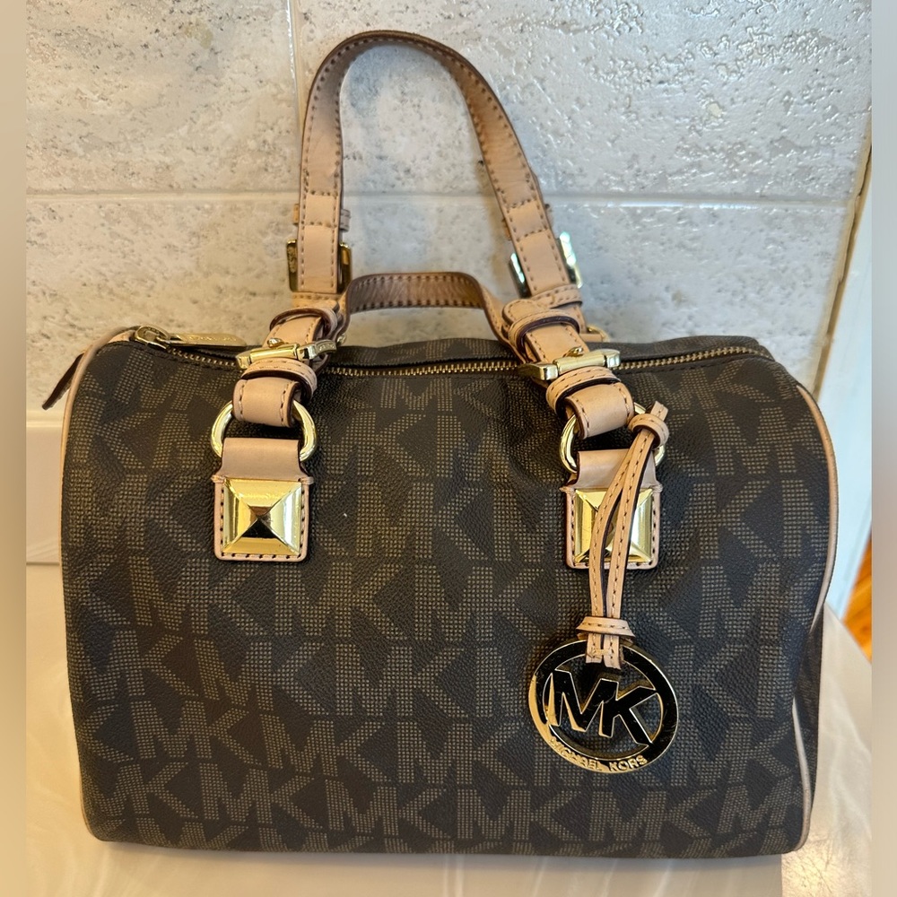 Like new only worn once Michael Kors bag